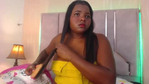 Snapshot of sarathomass chatting on 05/29/26, 12:58 Sara online show from 05/29/26, 12:58