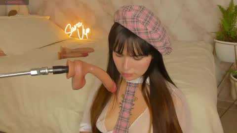   - independient model online show from 12/03/24, 05:31