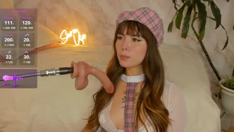   - independient model online show from 12/08/24, 04:04