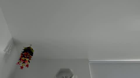 Saray  online show from 09/29/25, 09:19