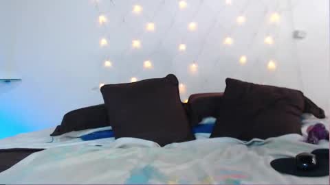 saray__jones online show from 02/18/25, 02:27