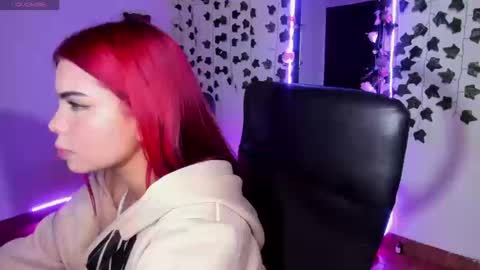 saray__jones online show from 09/09/25, 12:37