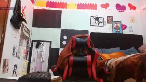 Snapshot of saray_extrovert1 chatting on 07/05/26, 04:52 Sara Jimenez online show from 07/05/26, 04:52