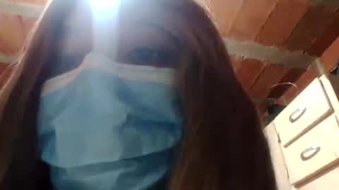 Snapshot of saray_mixx chatting on 10/28/25, 04:27 saray_mixx online show from 10/28/25, 04:27