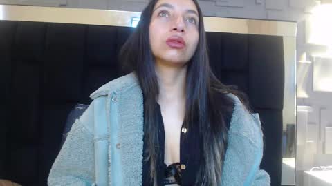 Snapshot of saray_pink chatting on 01/11/26, 11:37 Saray Pink online show from 01/11/26, 11:37