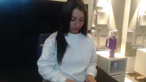 Snapshot of saray_pink chatting on 01/15/26, 11:48 Saray Pink online show from 01/15/26, 11:48