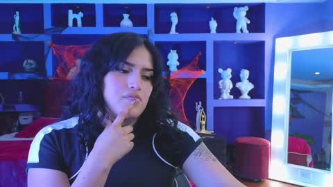 Sari  online show from 10/30/25, 04:47