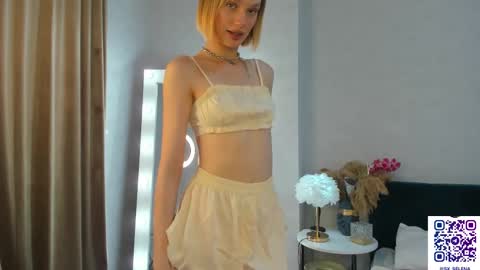 Your Selena 3 online show from 09/13/25, 02:33