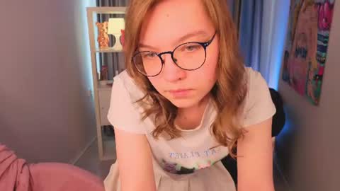 Snapshot of sarionne chatting on 07/31/26, 01:21 Lia online show from 07/31/26, 01:21