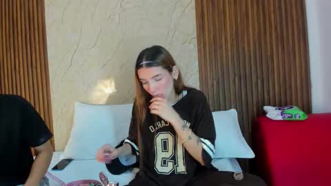  SARIYA Y ALEXIS  online show from 02/17/26, 11:29