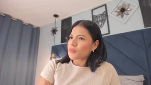 Sara  online show from 11/22/25, 04:00