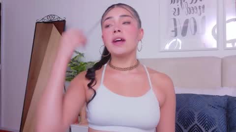 Sara online show from 10/25/25, 09:42