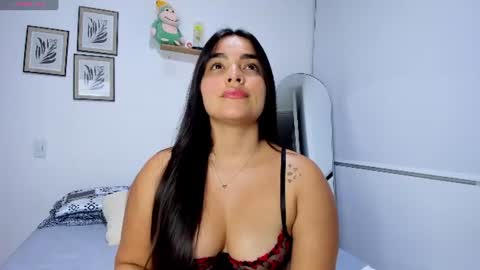 Snapshot of saritadolly_ chatting on 06/21/26, 05:54 Sara Cute online show from 06/21/26, 05:54