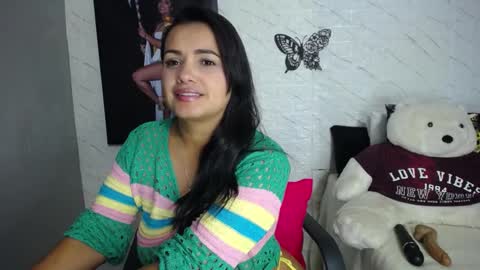 Snapshot of saritatellez chatting on 09/30/25, 10:04 Sarita Tellez online show from 09/30/25, 10:04