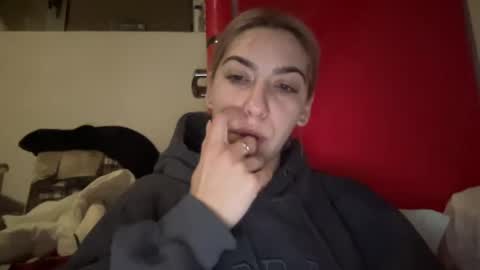 Sarrah online show from 01/27/25, 03:04