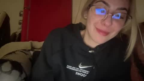 Sarrah online show from 01/29/25, 09:07