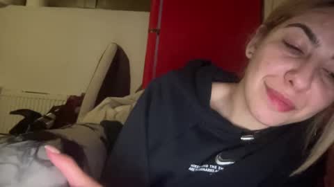 Sarrah online show from 01/30/25, 12:18