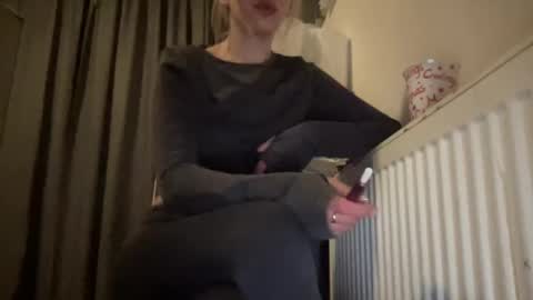 Sarrah online show from 02/04/25, 11:49