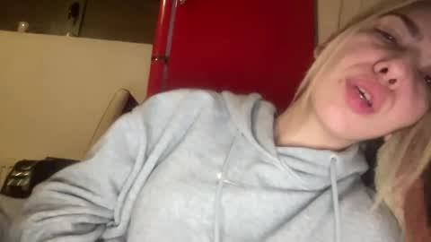 Sarrah online show from 02/26/25, 12:27