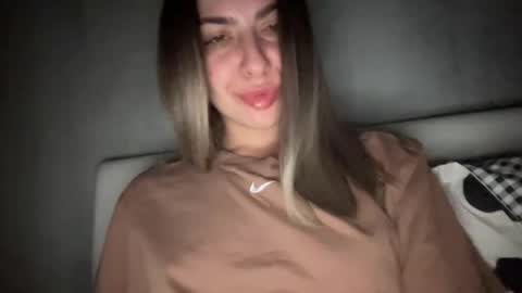 Sarrah online show from 09/14/25, 09:36