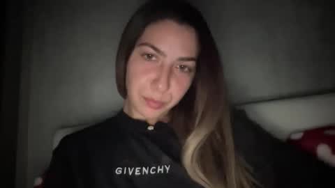 Sarrah online show from 10/28/25, 08:44