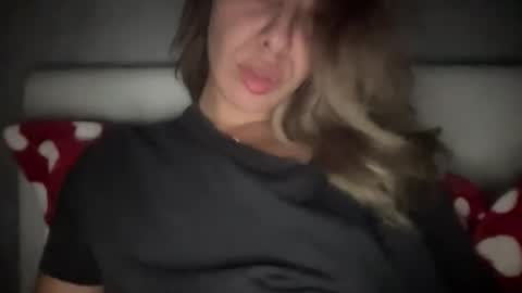 Sarrah online show from 10/31/25, 09:38