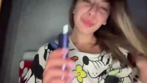 Sarrah online show from 11/17/25, 10:26