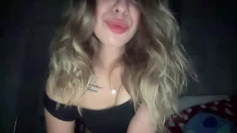 Sarrah online show from 12/01/25, 01:10