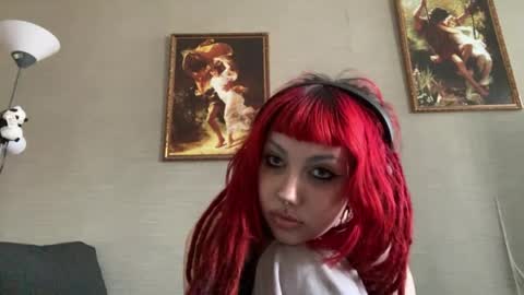 Mia online show from 05/09/26, 04:01