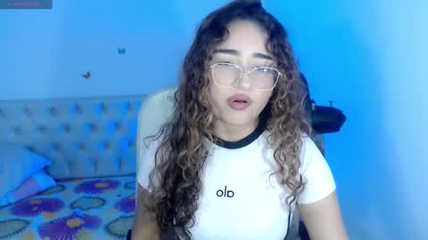 Snapshot of sasha_17_ chatting on 09/15/25, 03:34 Sofia online show from 09/15/25, 03:34