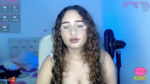 Snapshot of sasha_17_ chatting on 09/23/25, 04:43 Sofia online show from 09/23/25, 04:43