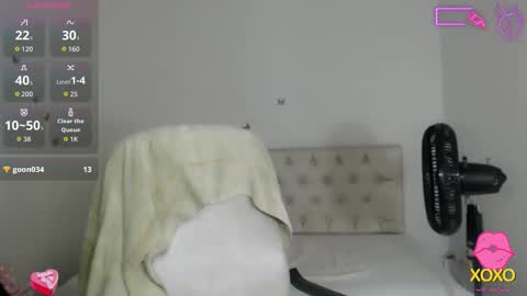 Snapshot of sasha_17_ chatting on 10/27/25, 11:58 Sofia online show from 10/27/25, 11:58