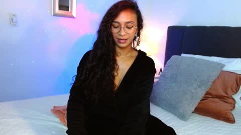 sasha_bowei online show from 11/30/25, 01:53