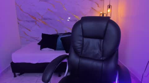 Sasha online show from 02/04/25, 01:56