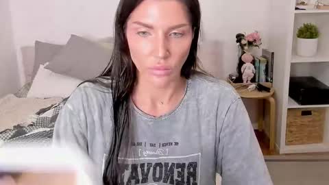 Sasha Miro online show from 09/12/25, 02:11