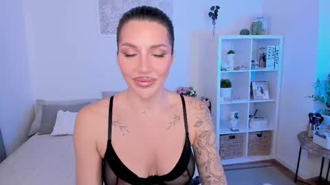 Sasha Miro online show from 11/06/25, 02:56