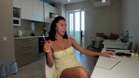 Snapshot of sasha_moon77 chatting on 07/18/26, 08:40 Sasha online show from 07/18/26, 08:40