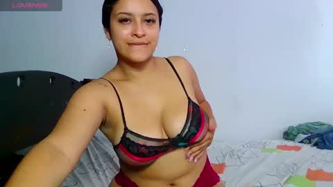 Snapshot of sasha_rose23 chatting on 04/23/26, 08:22 Camila online show from 04/23/26, 08:22
