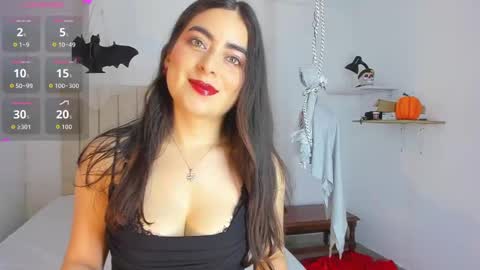 Sashaa online show from 10/21/25, 11:44