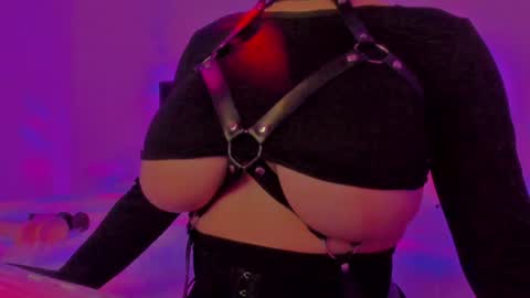   Sasha   online show from 02/09/25, 01:33