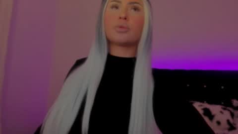   Sasha   online show from 11/06/25, 03:07