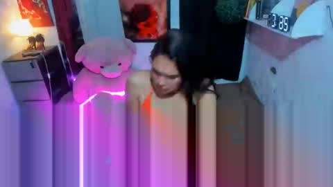 Snapshot of sashahuwanna chatting on 02/13/25, 02:20 ESTELLA online show from 02/13/25, 02:20