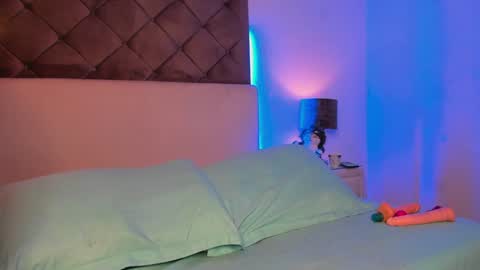 Snapshot of sashajune chatting on 01/07/25, 08:10 selene online show from 01/07/25, 08:10