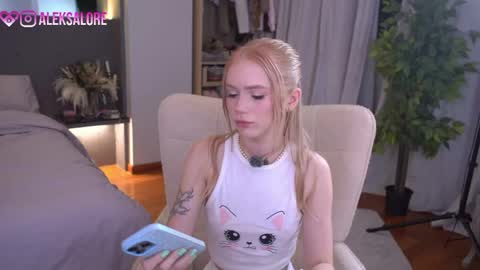 Snapshot of sashalore chatting on 05/30/26, 03:03 sashalore online show from 05/30/26, 03:03