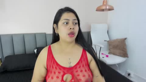 Snapshot of sashapears chatting on 03/07/25, 11:07 Manuela online show from 03/07/25, 11:07