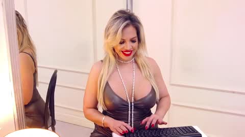 Sasha online show from 12/28/24, 04:19