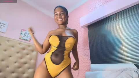 SashhaLux22 online show from 02/21/25, 09:13