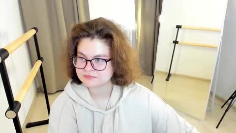 .Alexandra online show from 09/17/25, 09:16