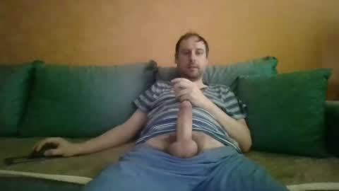 Snapshot of sasko877 chatting on 06/16/26, 07:55 sasko877 online show from 06/16/26, 07:55