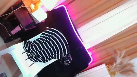 Snapshot of sassa_lilly chatting on 09/26/25, 01:15 sassa_lilly online show from 09/26/25, 01:15